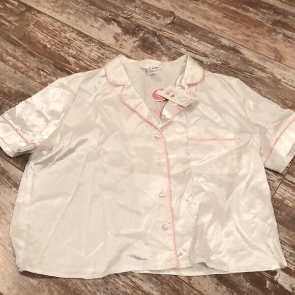 New Weekend Edition “Bride” Pajama Silky Top size small - Picture 3 of 7